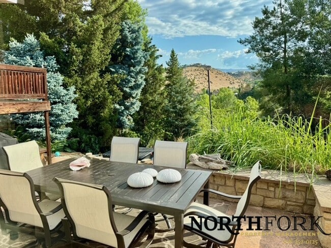 property at 300 E Crestline Dr