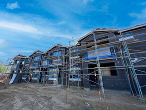 Stonebrook Apartments in Riverside, CA - Building Photo - Building Photo