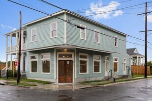 4999 Burgundy St in New Orleans, LA - Building Photo