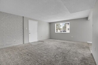 1723 N Robb St in Lakewood, CO - Building Photo - Building Photo