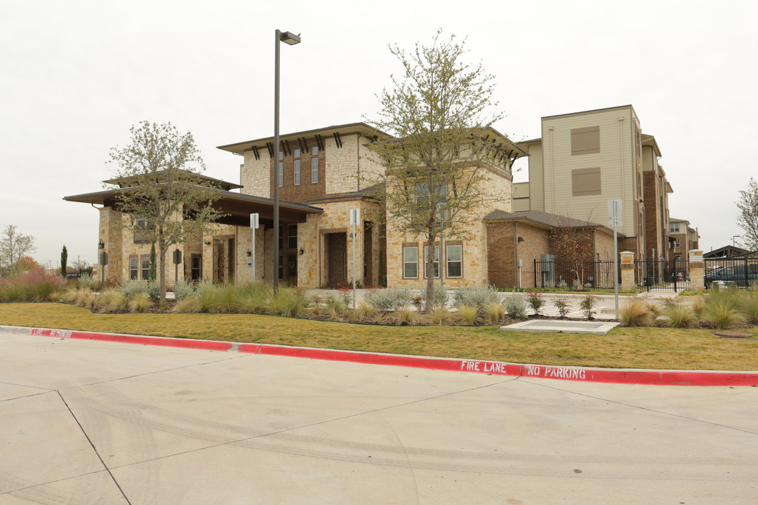 Evergreen at Arbor Hills in Carrollton, TX - Building Photo