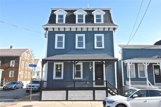 668 Thames St in Newport, RI - Building Photo - Building Photo