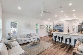 4675 Geneva Dr in Pensacola, FL - Foto de edificio - Building Photo