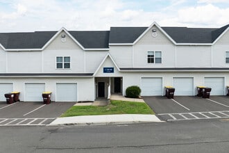 Kinwood Apartments in Rensselaer, NY - Building Photo - Building Photo