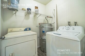 2753 Alicialynn Way-Unit -A in Las Vegas, NV - Building Photo - Building Photo