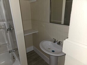 2302 St Charles St in Jackson, MS - Building Photo - Building Photo