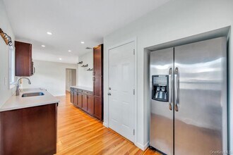 3685 Prairie Path in Bethpage, NY - Building Photo - Building Photo