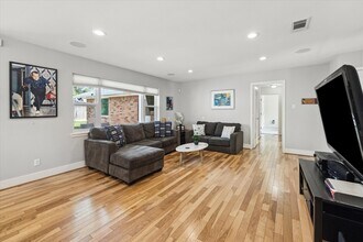 2034 Millwood Dr in Houston, TX - Building Photo - Building Photo