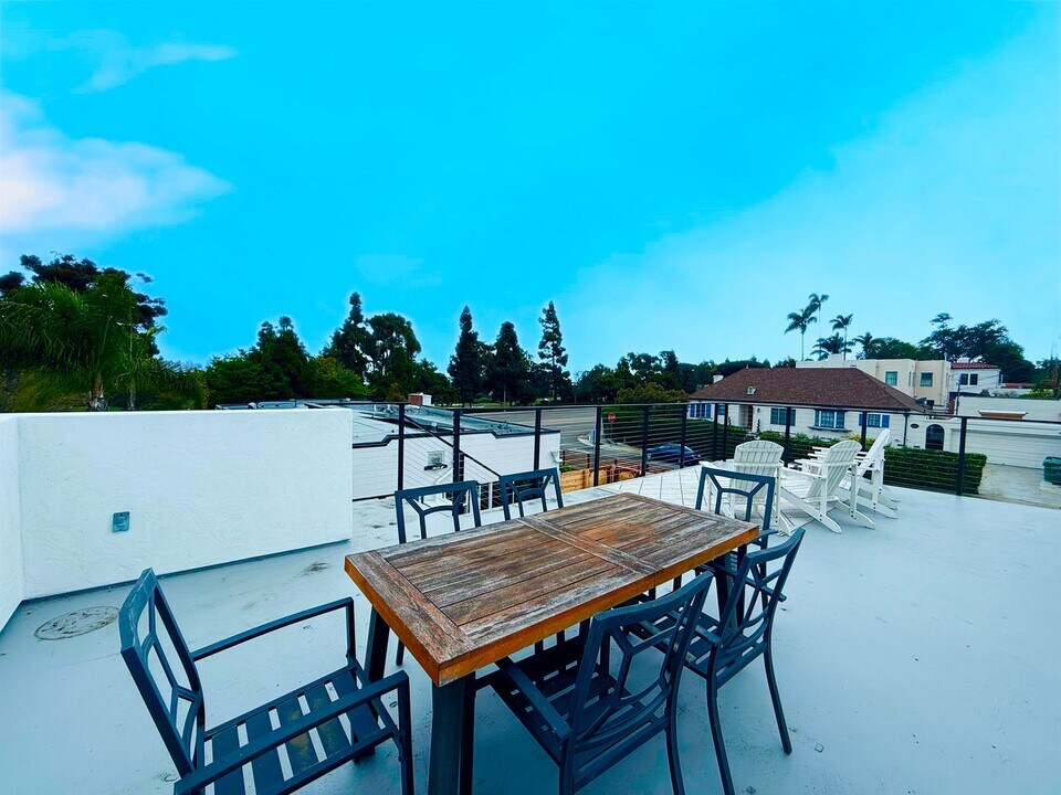 3014 Kingsley St in San Diego, CA - Building Photo
