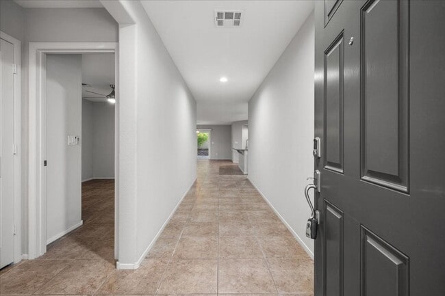 5581 Tingley Ave in Las Vegas, NV - Building Photo - Building Photo