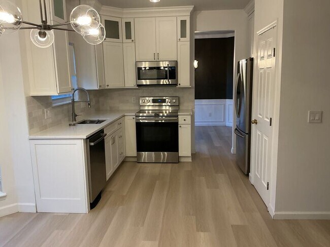 104 W Stoneridge Dr in Milford, OH - Building Photo - Building Photo