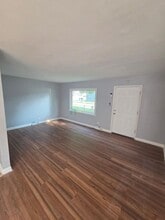 1702 W Edmaire St in Chicago, IL - Building Photo - Building Photo