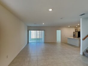 76 Citrine Lp in Kissimmee, FL - Foto de edificio - Building Photo