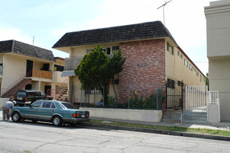 831 S Ardmore Ave in Los Angeles, CA - Building Photo - Building Photo