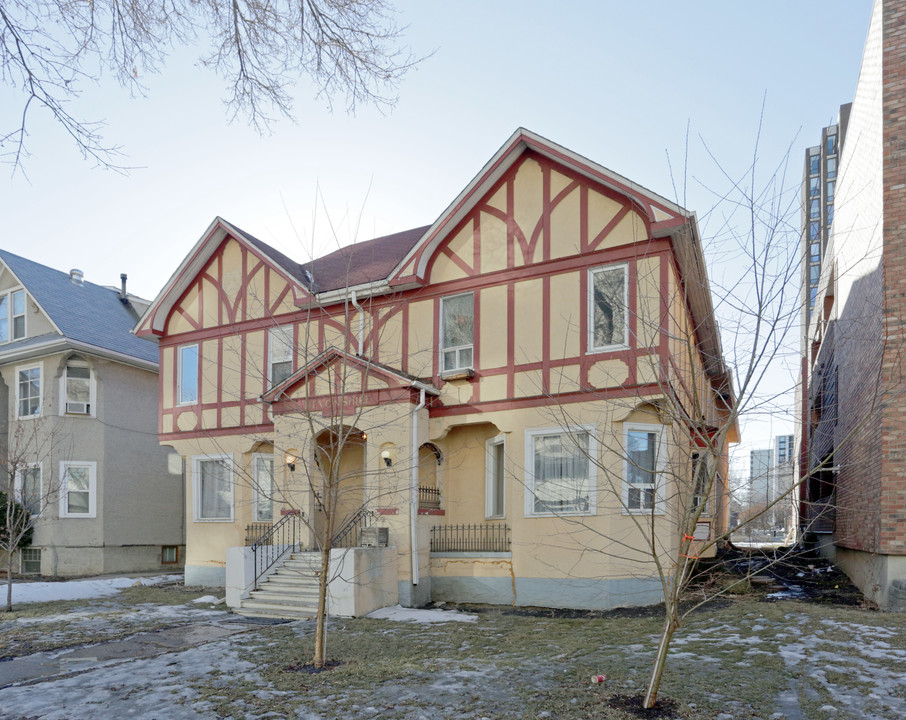 The Devonshire in Edmonton, AB - Building Photo