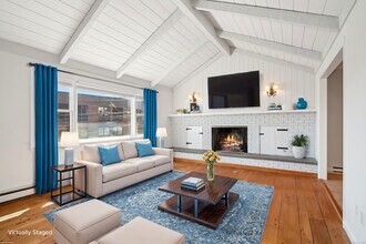 72 Locust Ave in New Canaan, CT - Building Photo - Building Photo