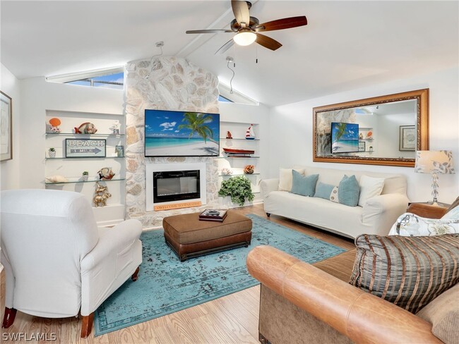 property at 955 Iris Ct