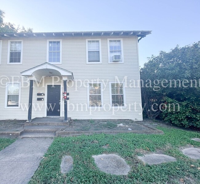 409 W Brown St in Ennis, TX - Building Photo - Building Photo