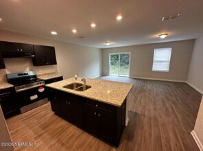 8206 Halls Hammock Ct in Jacksonville, FL - Building Photo - Building Photo