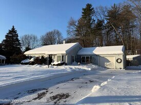 29 North Dr in West Hurley, NY - Building Photo