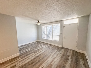 2950 N 46th St in Phoenix, AZ - Foto de edificio - Building Photo