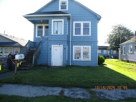 913 W 1st St in Aberdeen, WA - Building Photo
