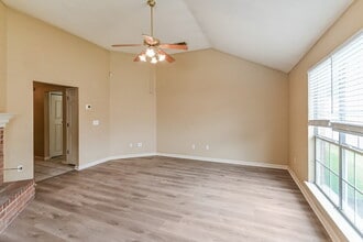 8090 Bensford Ln in Memphis, TN - Building Photo - Building Photo