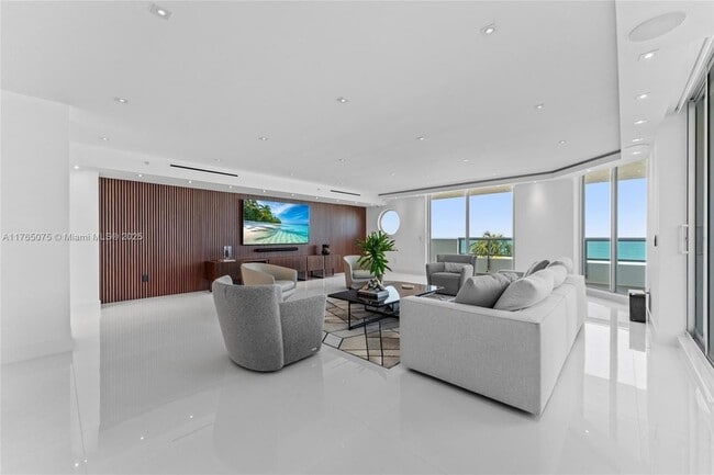 5801 Collins Ave, Unit 600 in Miami Beach, FL - Building Photo - Building Photo