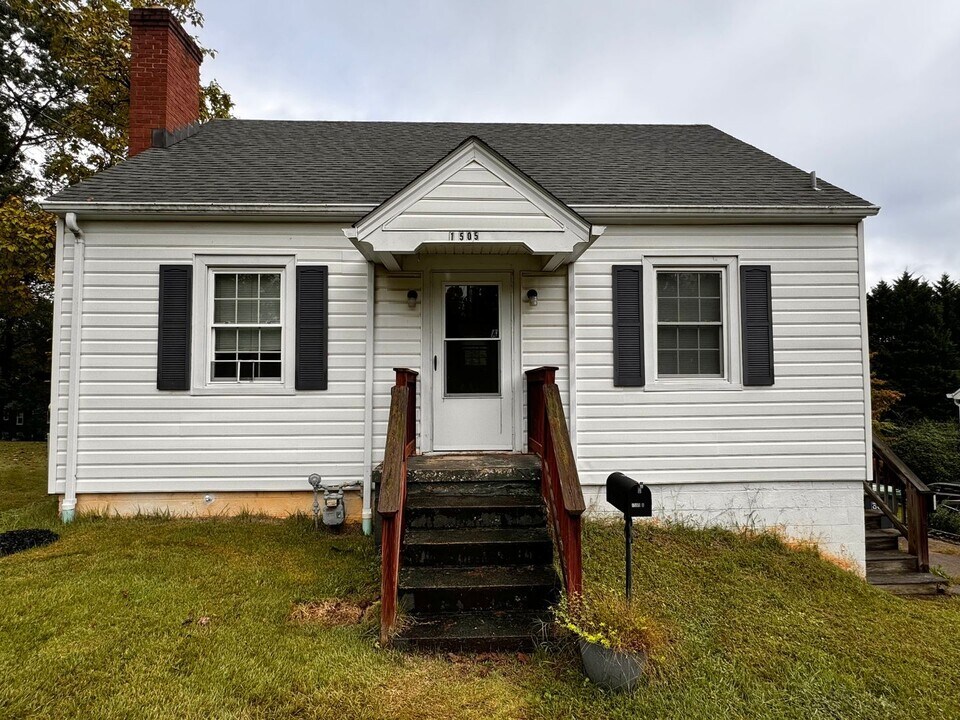 1505 Broad Ave-Unit -Unit A in Charlottesville, VA - Building Photo