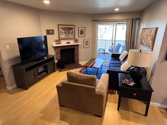 5300 E Cherry Creek South Dr, Unit 1221 in Denver, CO - Building Photo - Building Photo