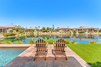 65 Shoreline Dr in Rancho Mirage, CA - Foto de edificio - Building Photo