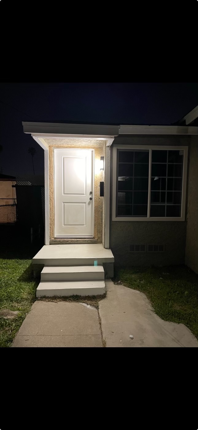 335 W Almond St in Compton, CA - Building Photo - Building Photo