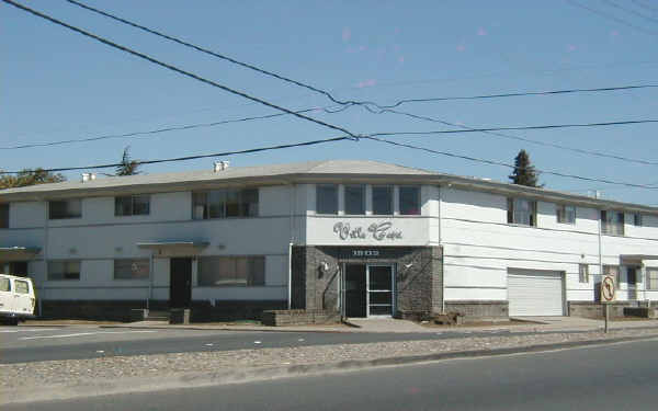 Middlefield Court in Redwood City, CA - Foto de edificio - Building Photo