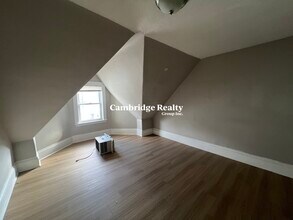 15 Hudson St, Unit 2 in Somerville, MA - Foto de edificio - Building Photo