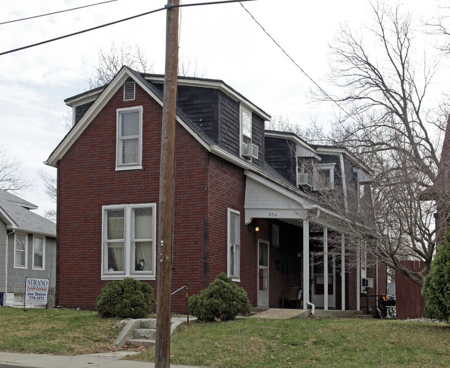 904 Lebanon Ave in Belleville, IL - Foto de edificio