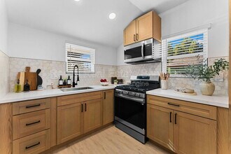 6730 Mohawk St in San Diego, CA - Building Photo - Building Photo