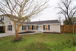 6529 Schiller St in Houston, TX - Building Photo