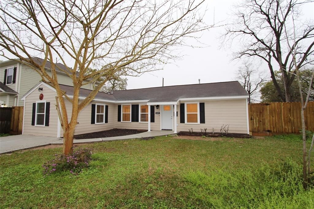 6529 Schiller St in Houston, TX - Building Photo