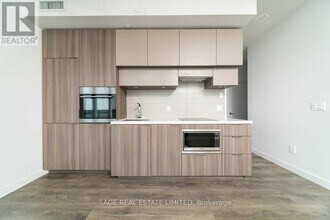 5302-5308 EGLINTON Ave in Toronto, ON - Building Photo - Building Photo