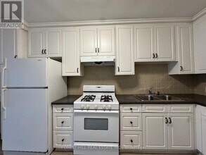 1077 Bathurst St in Toronto, ON - Building Photo - Building Photo