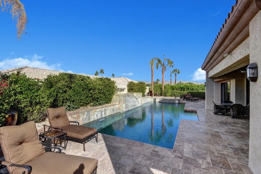 75651 McLachlin Cir in Palm Desert, CA - Foto de edificio