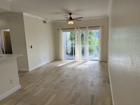 4610 Saint Croix Ln, Unit 1015 in Naples, FL - Foto de edificio - Building Photo