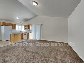 3693 Deloy Dr in Idaho Falls, ID - Building Photo - Building Photo
