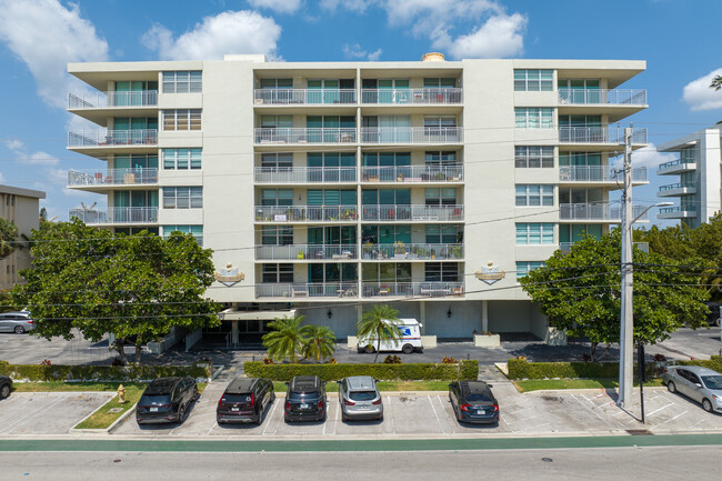 St. Regis in Bay Harbor Islands, FL - Building Photo - Building Photo