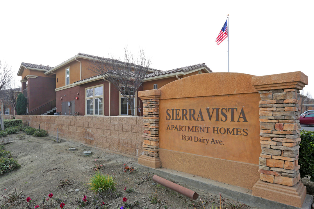 Sierra Vista in Corcoran, CA - Foto de edificio