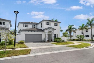 21189 SW 127th Ct in Miami, FL - Building Photo