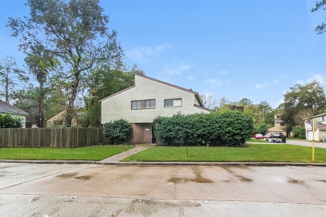 property at 17803 S Cypress Villas Dr