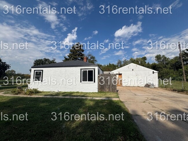 property at 622 S Pine St