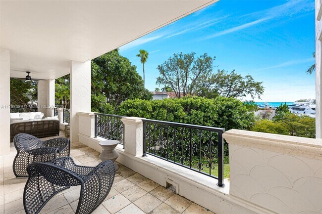 2021 Fisher Island Dr in Miami, FL - Building Photo - Building Photo