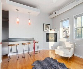 149 Webster St, Unit 2 in Boston, MA - Building Photo - Building Photo